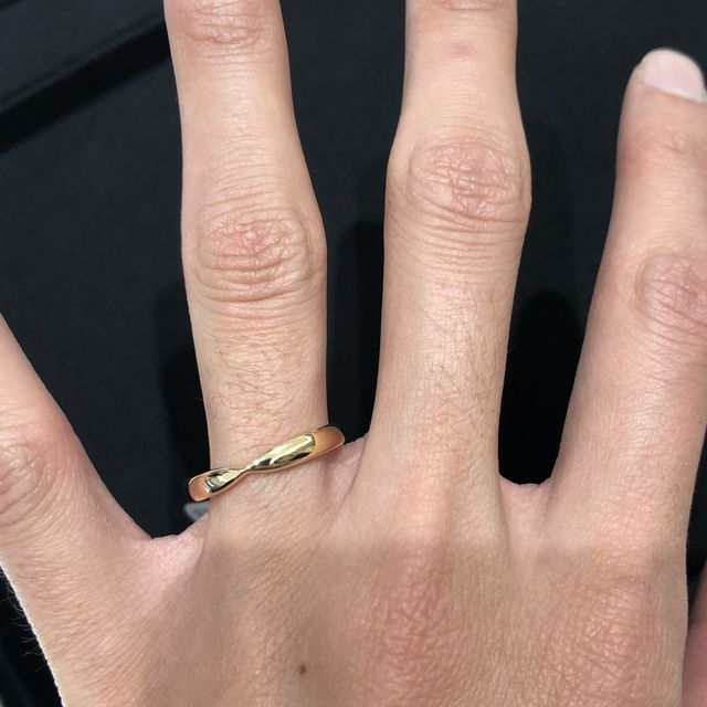 【ティファニー(Tiffany & Co.)の口コミ】 シンプルながら、繊細な曲線で有機的な印象を受けました。また、実際つけ…