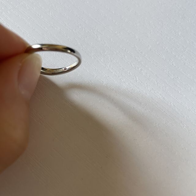 【4℃ BRIDAL(ヨンドシーブライダル)の口コミ】 デザインと付けた時の雰囲気が良かった。
婚約指輪はハーフエタニティだっ…