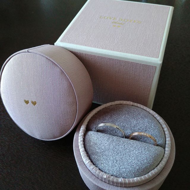 【LOVE NOTESの口コミ】 シンプルで細身のデザインでピンクゴールドのものを希望していました。自…