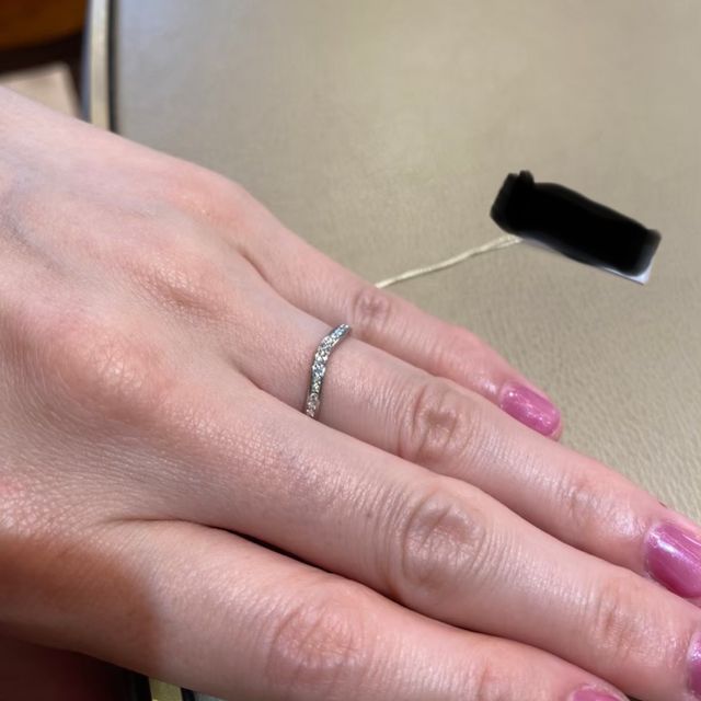 【カルティエ(Cartier)の口コミ】 カルティエで一番オーソドックスなモデルのバレリーナタイプです。
中でも…