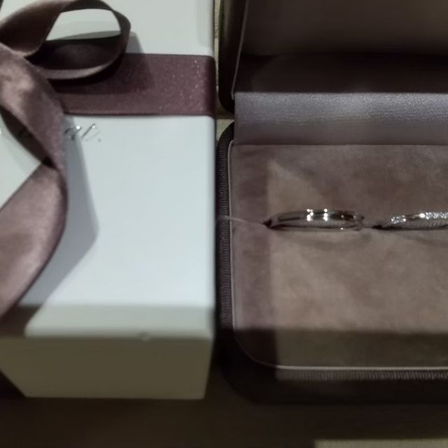 【Joie de treat.(ジョア・ドゥ・トリート)の口コミ】 あまり見ないデザインの指輪が多かったです。
色々な店舗で試着している間…