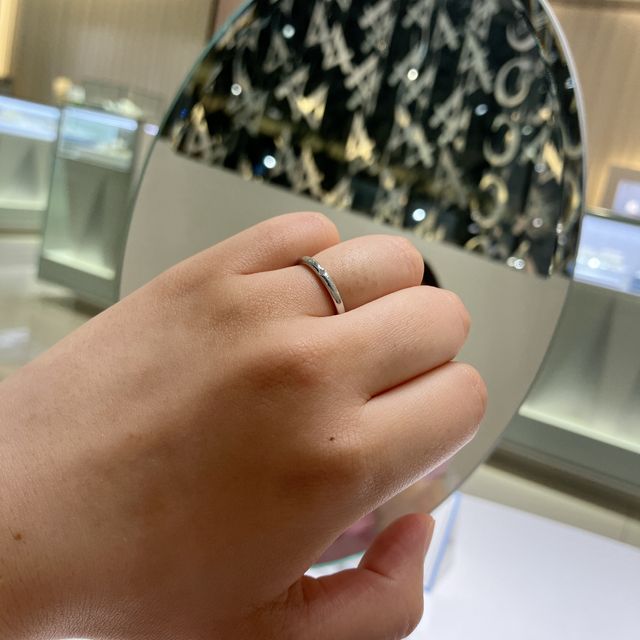 【4℃ BRIDAL(ヨンドシーブライダル)の口コミ】 普段にも使えるデザインで、品質の良いものを探していました。他にも、外…