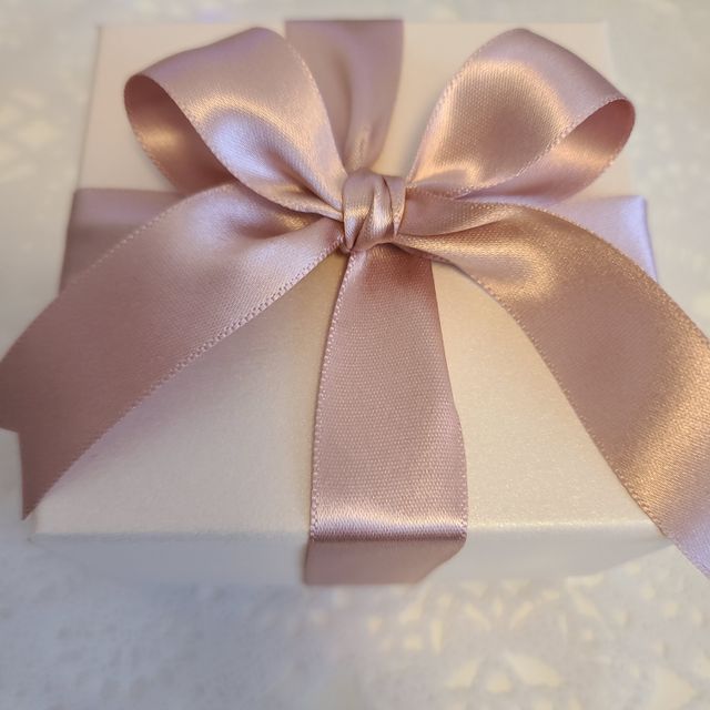 【アイプリモ(I-PRIMO)の口コミ】 指の形から似合う指輪を出して頂きました。そのデザインが、私が求めてい…