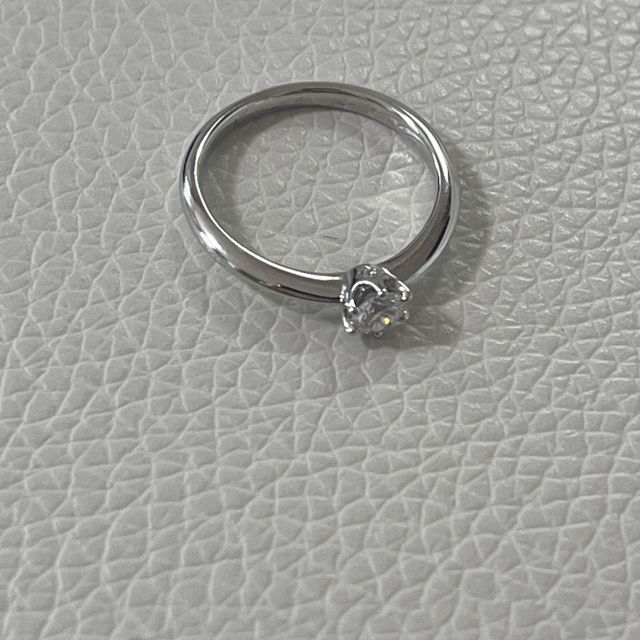 【BIJOUPIKO(ビジュピコ)の口コミ】 どの角度から見てもダイアモンドの輝きがわかるところ。ダイアモンドが大…