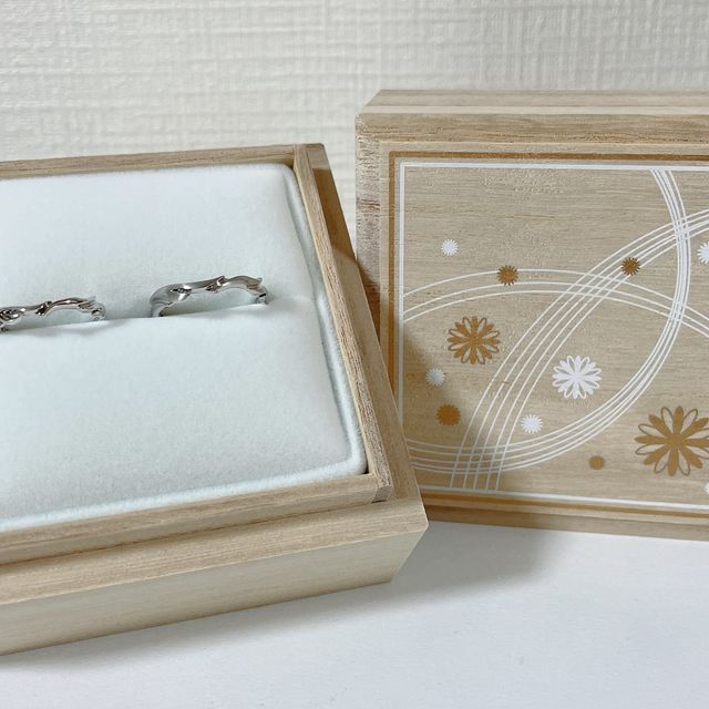 【萬時(Manji)の口コミ】 和のテイストが好みで、神獣「朱雀」をモチーフにしているのと他の指輪と…