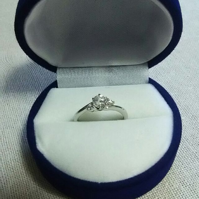 【GALA JEWELRY(ガラジュエリー)の口コミ】 義母から譲り受けたエンゲージリングをリフォームしました。
結婚指輪は別…