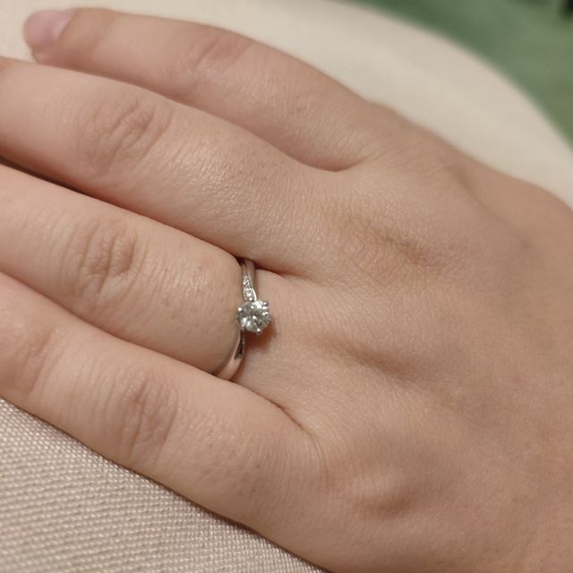 【アイプリモ(I-PRIMO)の口コミ】 結婚のお話をしていただき、一緒に選びにいきました。
完成後に改めてプロ…