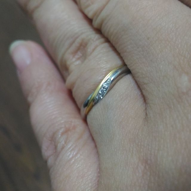 【ケイウノ ブライダル(K.UNO BRIDAL)の口コミ】 もともと指輪をつける習慣がなかったので、付けやすくシンプルなものを重…