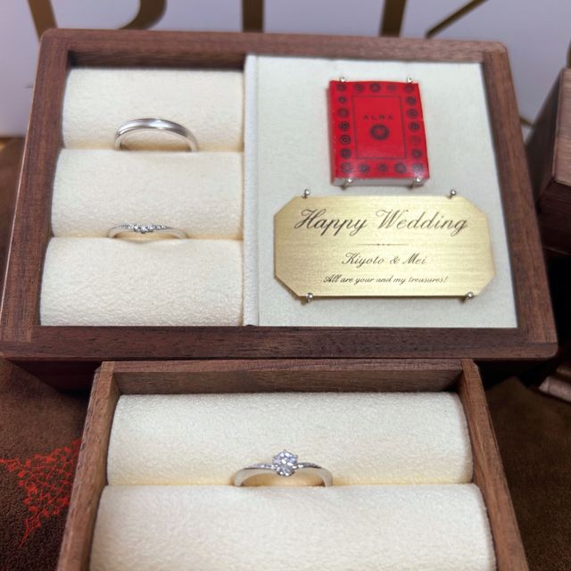 【PORTADA(ポルターダ)の口コミ】 妻が指輪のデザインに惹かれて、私は箱のデザインが好みでしたのでそれが…