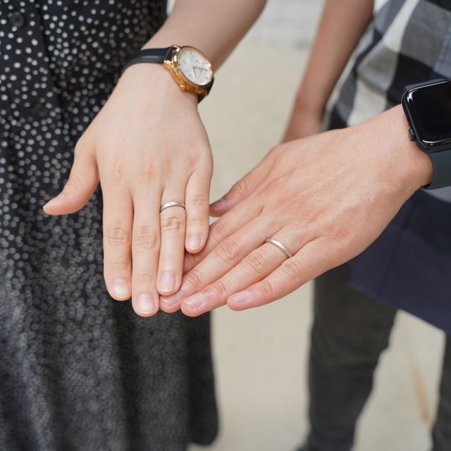 【THREE TREES(スリーツリーズ)の口コミ】 地金はプラチナで、表面仕上げはホーニング、表面の真ん中にダイヤを入れ…