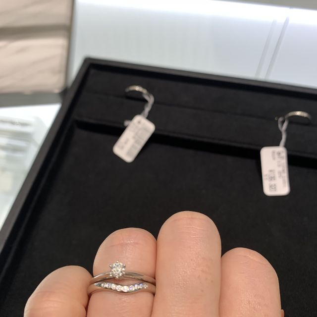 【ティファニー(Tiffany & Co.)の口コミ】 デザインはさすがティファニー ！爪の部分や石の輝きは他ブランドを凌ぐも…