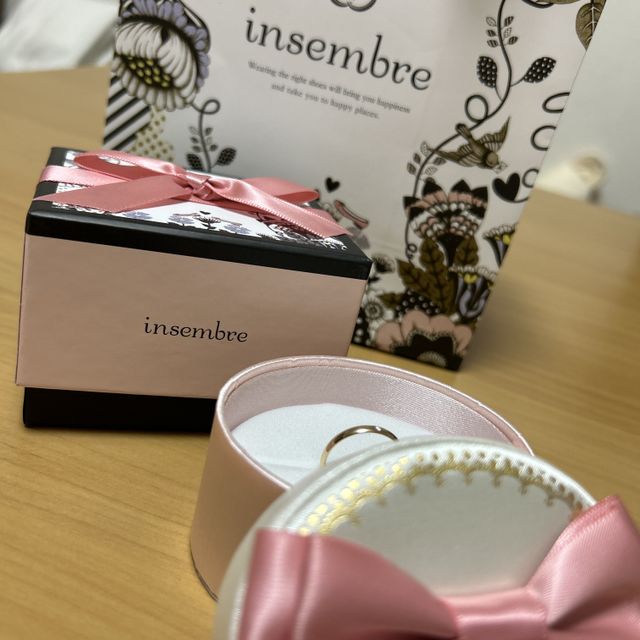 【insembre(インセンブレ)の口コミ】 綺麗なイエローゴールドにダイヤが1粒ついたシンプルなデザインですがとて…