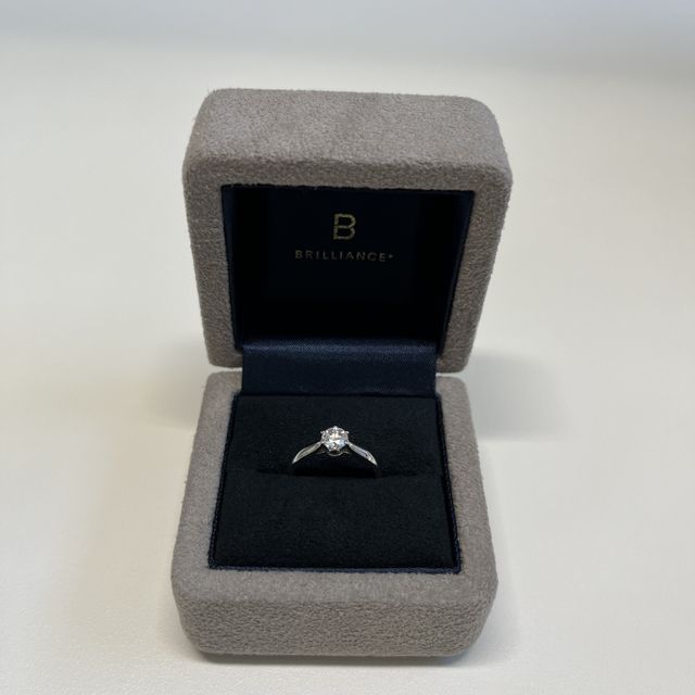 【BRILLIANCE+(ブリリアンスプラス)の口コミ】 お互い結婚することを決めていたので彼女を連れて来店しました。

私は、…