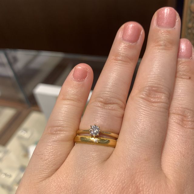 【ete(エテ)の口コミ】 個性的なエンゲージリングが揃っており、アンティーク調で華奢なものをお…