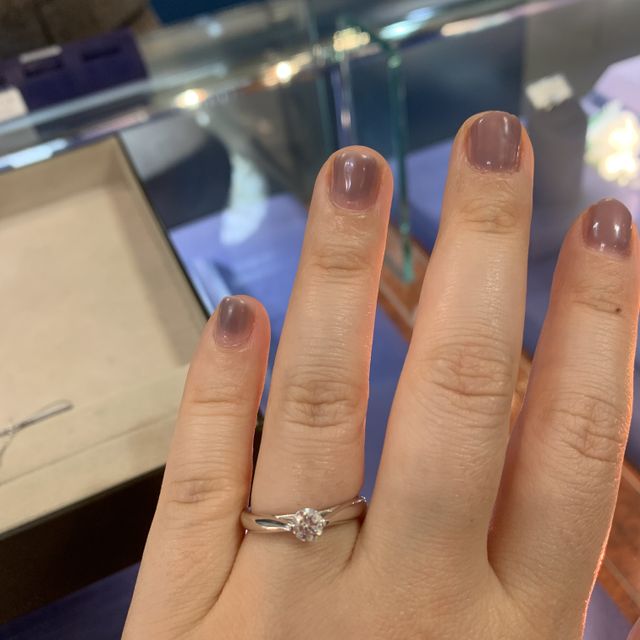 【Serieux(セリュー)の口コミ】 指輪が似合わない手という自覚はあるのですが、間違いなく素敵なデザイン…