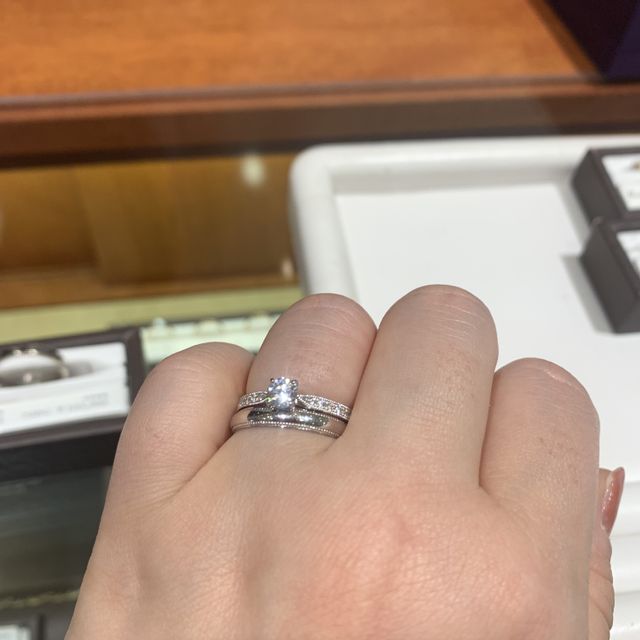 【LUCIE(ルシエ)の口コミ】 事前に雑誌で観て、指輪のデザインがマリッジエンゲージ共に非常に気に入…