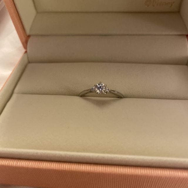 【ケイウノ ブライダル(K.UNO BRIDAL)の口コミ】 他社にはないディズニーもブライダル商品を取り扱っており、セミオーダー…