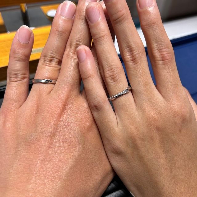 【エクセルコダイヤモンド(EXELCO DIAMOND)の口コミ】 旦那がゴツゴツしたもの、私は可愛いものを求めており、なかなかペアで希…