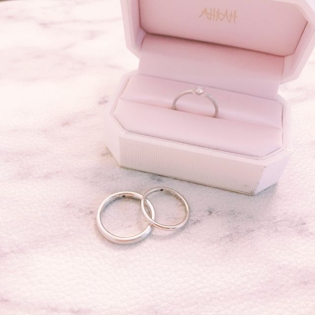 【AHKAH(アーカー)の口コミ】 エンゲージリングに合わせて結婚指輪を買いたかったのでブランドは既に確…