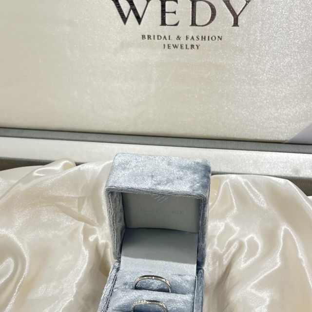 【モニッケンダム(MONNICKENDAM)の口コミ】 私は元からV字のような形の指輪を探していて、こちらのお店で私の思ってい…