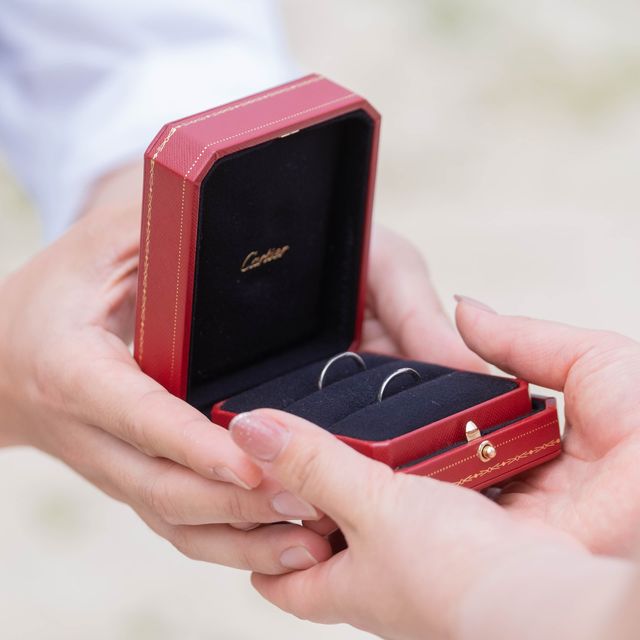 【カルティエ(Cartier)の口コミ】 ウェーブが指を綺麗に見せてくれ、小さいダイヤモンドがあることで主張し…