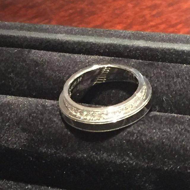 【JEWELRY  KAMATA(ジュエリーかまた)の口コミ】 店員さんの接客が最高でした。彼女が好きな指輪も選んでもらい、記念日、…