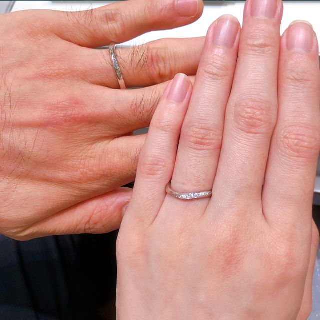 【アイプリモ(I-PRIMO)の口コミ】 カーブのデザインと２つを合わせるとハートの形になるという所に惹かれま…