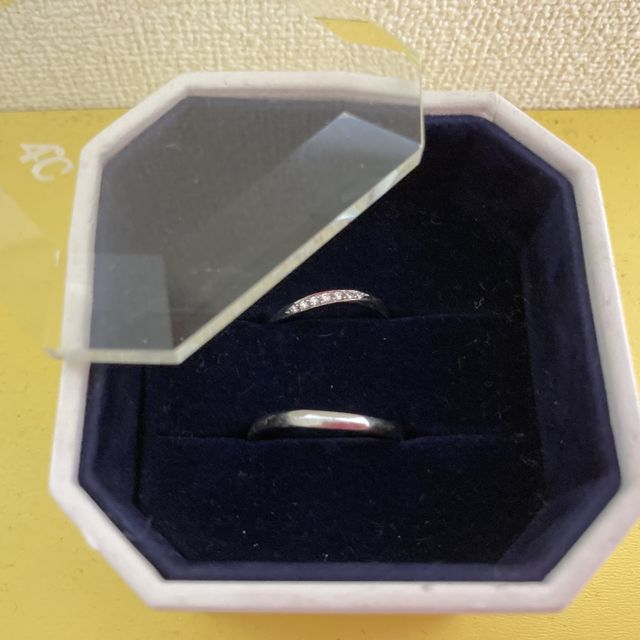 【4℃ BRIDAL(ヨンドシーブライダル)の口コミ】 小さなダイヤモンドがいくつもついてる王道の結婚指輪が絶対欲しくて、そ…