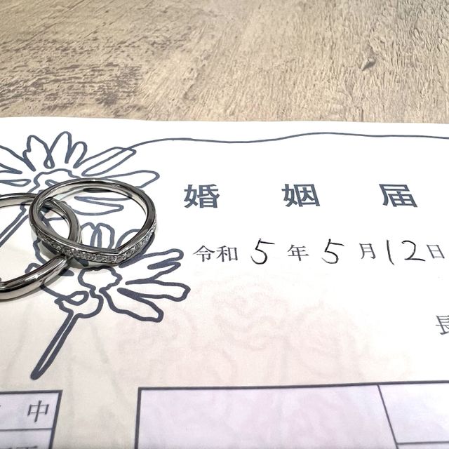 【4℃ BRIDAL(ヨンドシーブライダル)の口コミ】 もともと形がVになっているもの、ハーフエタニティ希望でした。店舗へご相…