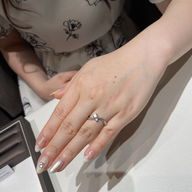 【アイプリモ(I-PRIMO)の口コミ】 他にはないデザインで差別化がはかれて尚且つピンクダイヤも入っておりと…