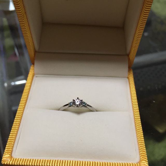 【ケイウノ ブライダル(K.UNO BRIDAL)の口コミ】 通常1つで40万円以上のこの指輪がケイウノ35周年のフェア期間だったので婚…