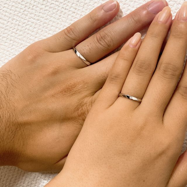 【ラザール ダイヤモンド(LAZARE DIAMOND)の口コミ】 ペア感があり、お互いの指に似合う指輪を探していたところ、大きい手につ…
