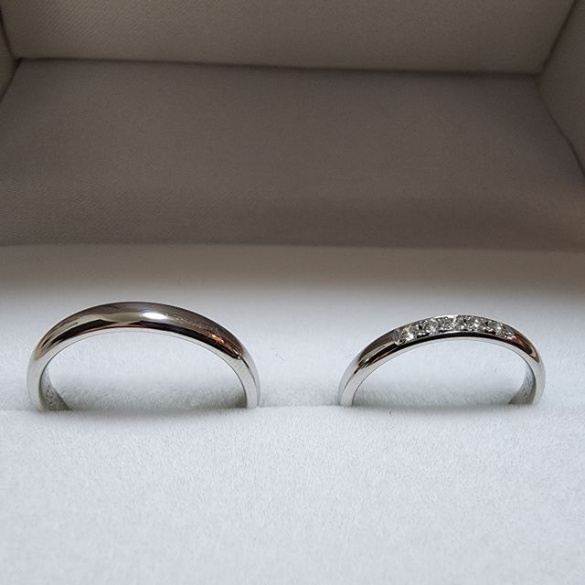 【宝寿堂(ほうじゅどう)の口コミ】 結婚指輪はシンプルなものが良く、彼女はメレが付いている可愛い感じのを…