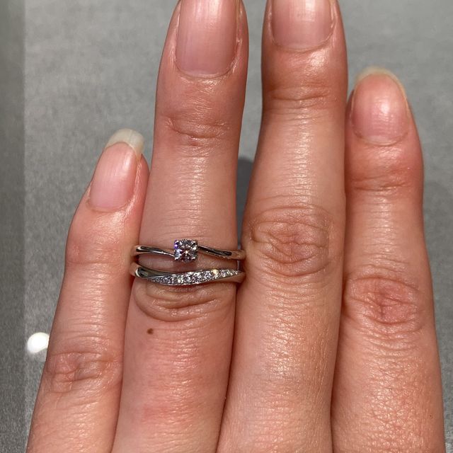 【アイプリモ(I-PRIMO)の口コミ】 当初、結婚指輪のみ購入のつもりで来店しました。
色々と試着させて頂くう…