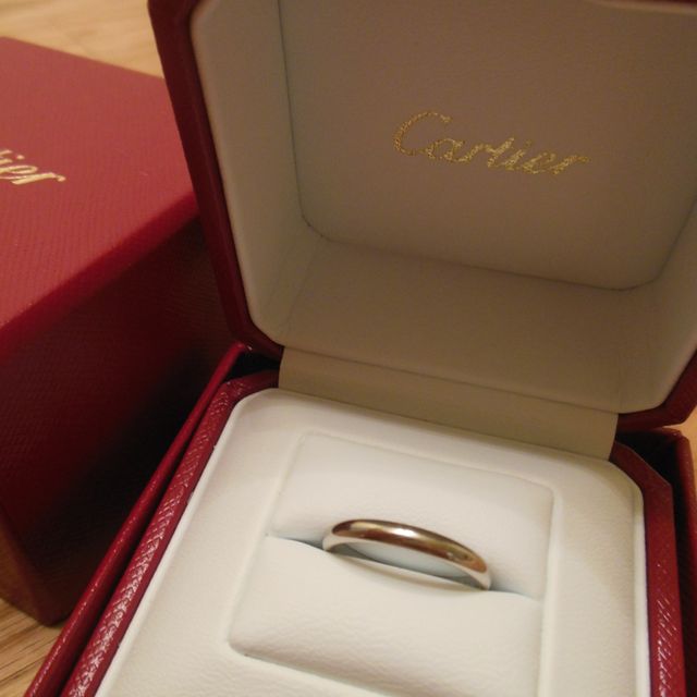 【カルティエ(Cartier)の口コミ】 元々シンプルなデザインが好みで、ダイヤモンドや石が入っていない結婚指…