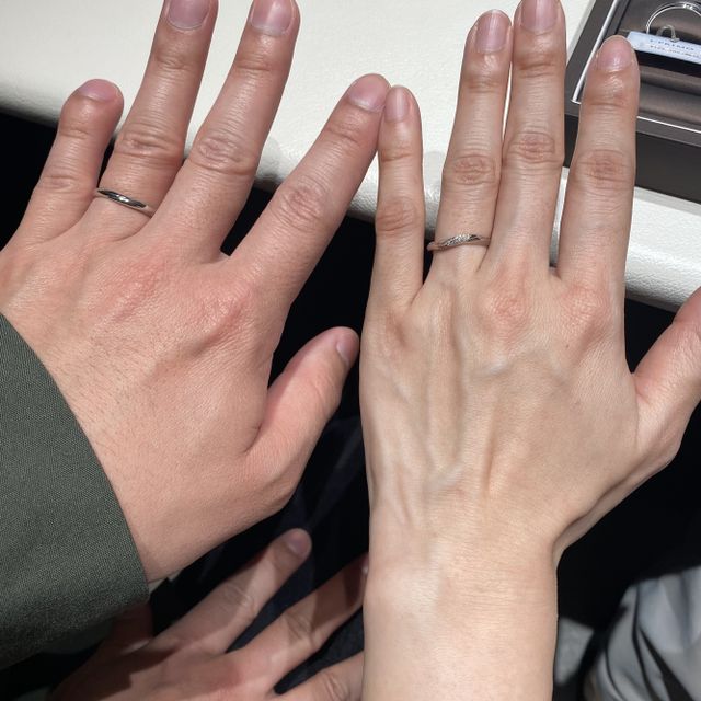 【アイプリモ(I-PRIMO)の口コミ】 ウェーブの形の指輪の中で1番しっくりきました。今後の重なる年月を想像し…