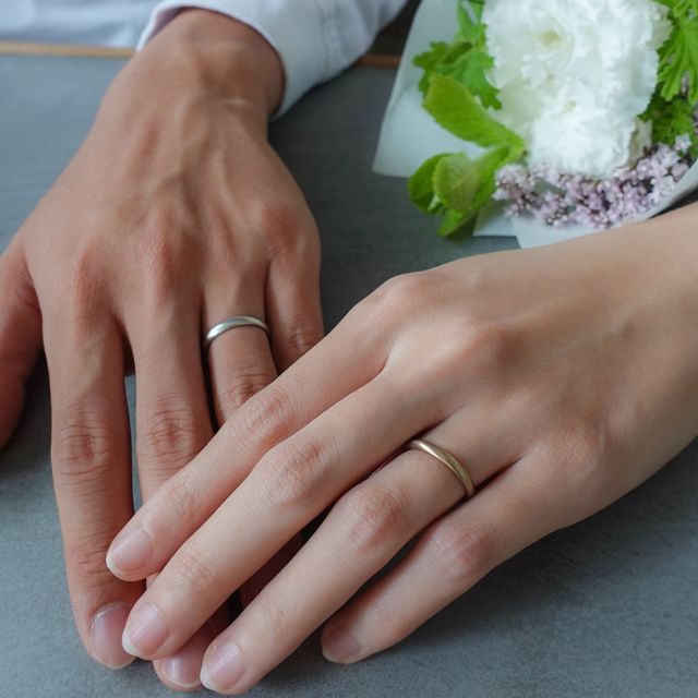 【Cayof(カヨフ)の口コミ】 メンズ、レディースともに「スタイリッシュマット」のシンプルな加工にし…