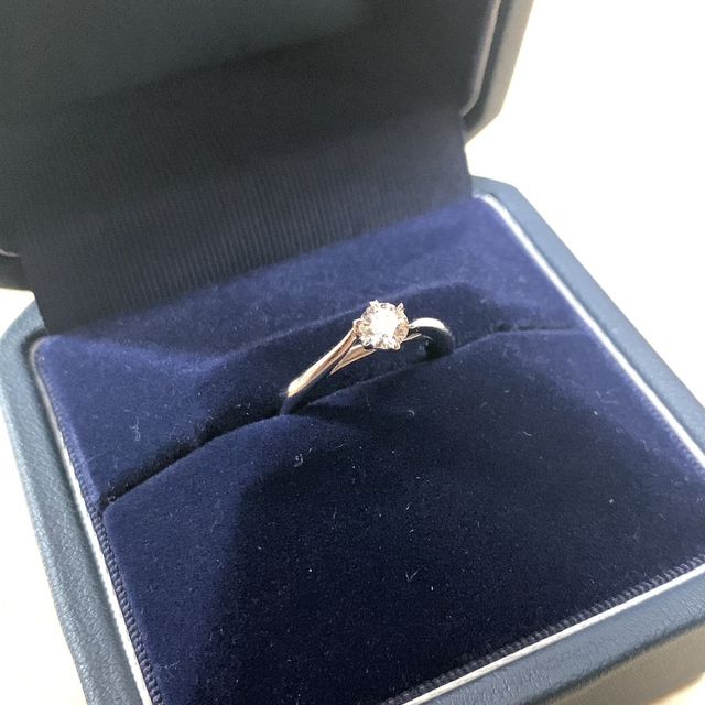 【銀座ダイヤモンドシライシの口コミ】 いろんな指輪をみて試着した結果、自分の指に合っているなと思い購入を決…