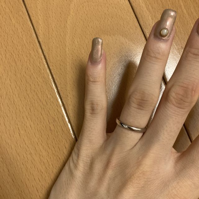 【銀座ダイヤモンドシライシの口コミ】 指輪のデザインはシンプルなのがよかったのでこちらを選びました！また友…