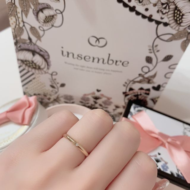 【insembre(インセンブレ)の口コミ】 セミオーダーで指輪裏に誕生石をいれられ（最大2個）文字入れも字体を選べ…