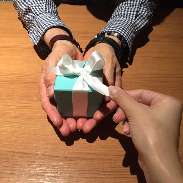 【ティファニー(Tiffany & Co.)の口コミ】 婚約指輪と結婚指輪の2本を購入しました。2人で決めた、大切なリングを特…