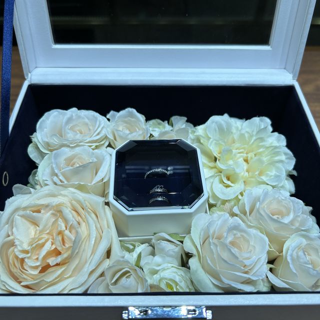 【4℃ BRIDAL(ヨンドシーブライダル)の口コミ】 1番の決め手はデザインです。ほかの指輪とも迷いましたがデザイン、価格が…