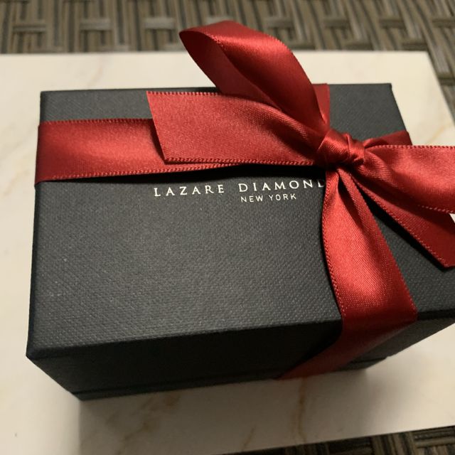 【ラザール ダイヤモンド(LAZARE DIAMOND)の口コミ】 何店舗か見て回ってる中で1番気に入ったデザインだったから。あとは丁寧な…