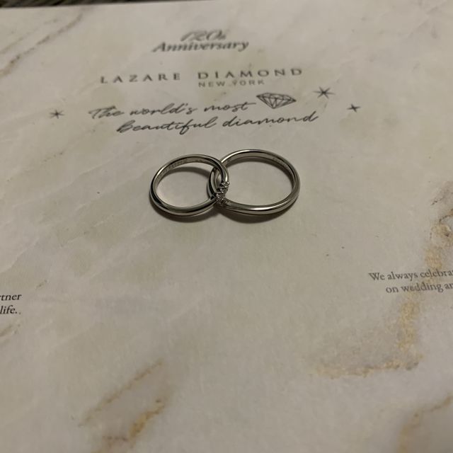 【ラザール ダイヤモンド(LAZARE DIAMOND)の口コミ】 何店舗か見て回ってる中で1番気に入ったデザインだったから。あとは丁寧な…