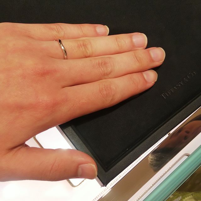 【ティファニー(Tiffany & Co.)の口コミ】 シンプルですが自分好みの指輪でした。付け心地もよく、圧迫感も少ないの…