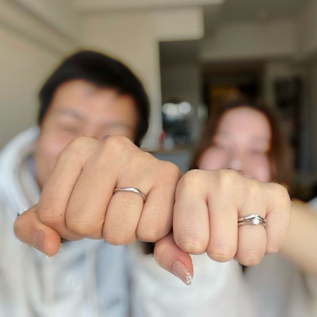 【アイプリモ(I-PRIMO)の口コミ】 婚約指輪もこのブランドでいただいたので、重ね付けしても不自然ではない…