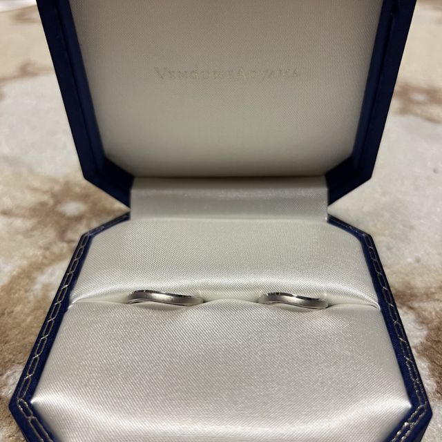 【ヴァンドーム青山(VENDOME AOYAMA)の口コミ】 指輪のデザインに関しては希望していたウェーブしている形の種類が豊富で…