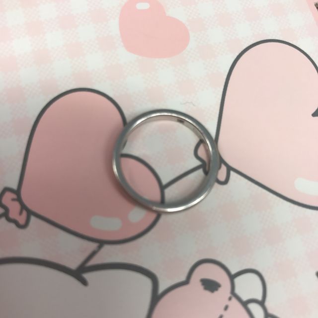 【EAU DOUCE4℃の口コミ】 結婚指輪はシンプルなリングとずっと決めていたので、4℃とつけ比べてしっ…