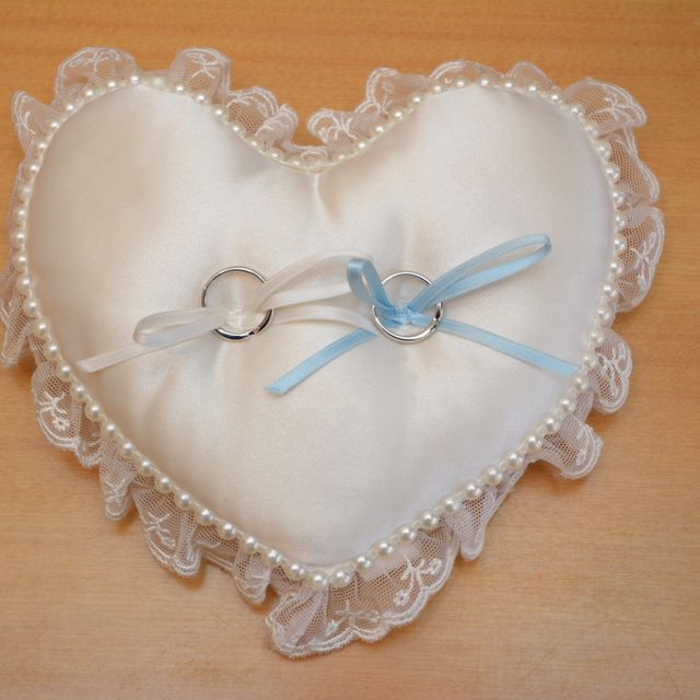 【ティファニー(Tiffany & Co.)の口コミ】 とにかく輝き方が格別です。自然光でも蛍光灯でも眩い程にキレイな輝きを…