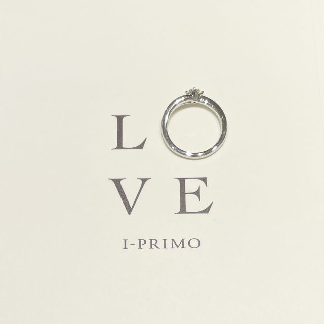 【アイプリモ(I-PRIMO)の口コミ】 ダイヤがそこまで飛び出ておらず、引っ掛かること気にならなそうで実際に…